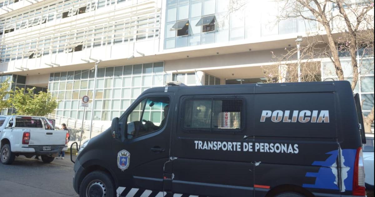 RUMBO A UN TRIBUNAL- El cartonero permanece libre pero bajo duras reglas de conducta Las vulnera y sería mudado a una celda de comisaría El juicio quiz para el 2026