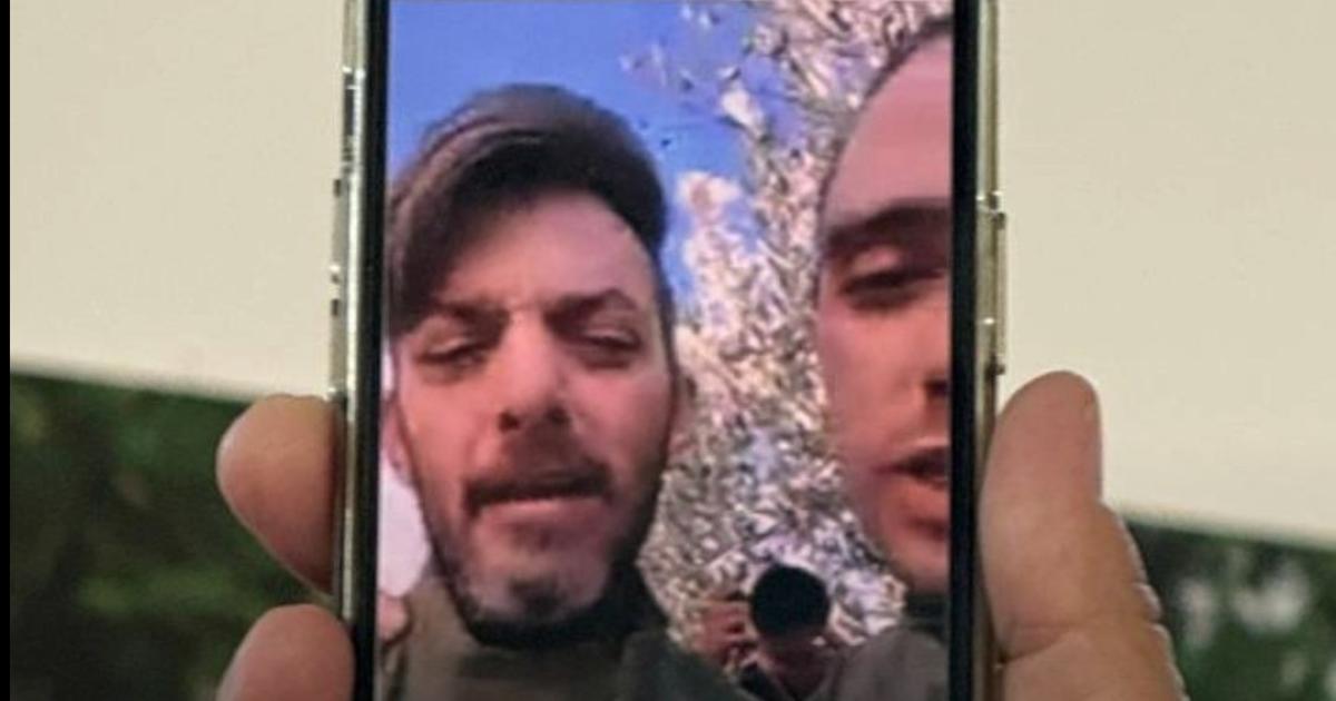 La emocioacuten de Silvia Cunio mamaacute de dos rehenes argentinos