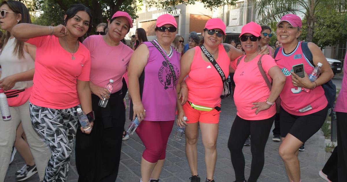 FAMILIAS CAMINARON POR LA SALUD