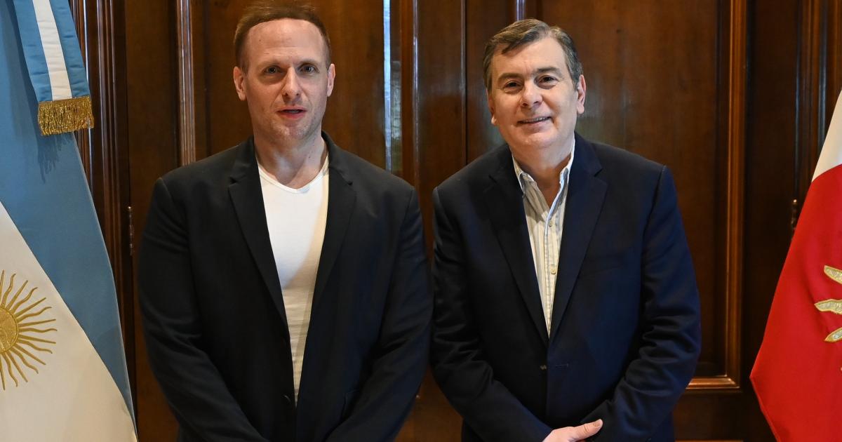 Zamora recibioacute al especialista en Inteligencia Artificial Chris Meniw