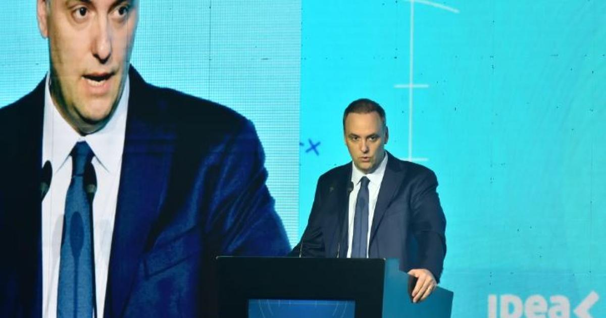 El Gobierno enviacutea reformas econoacutemicas y laborales al Congreso buscando que la micro acompantildee a la macro