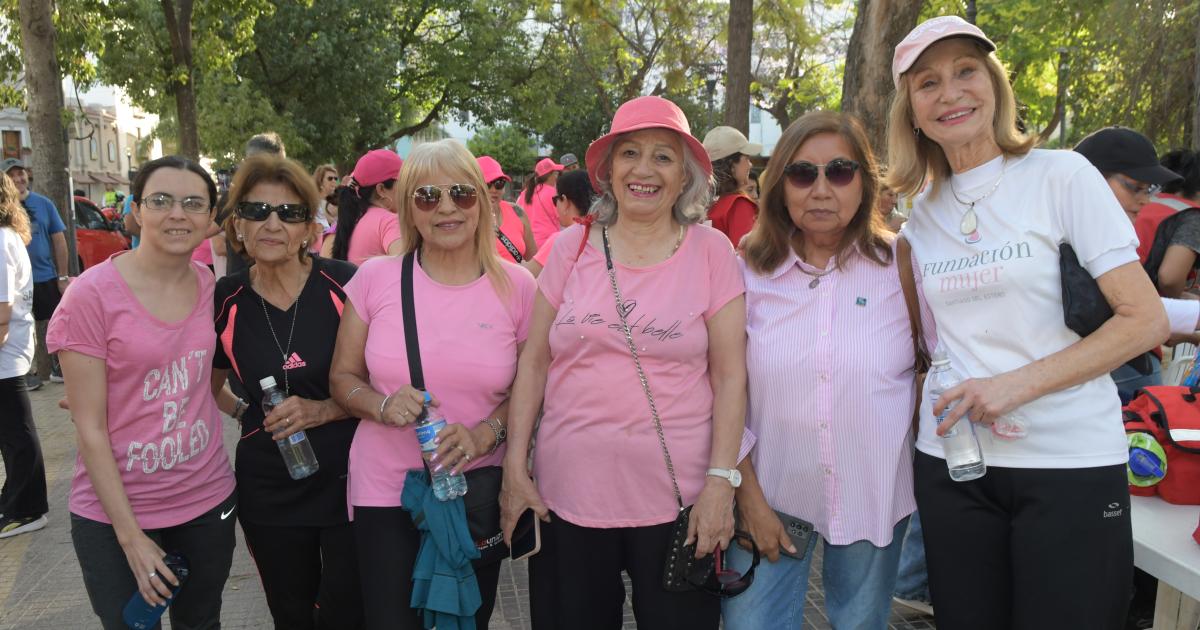 FAMILIAS CAMINARON POR LA SALUD