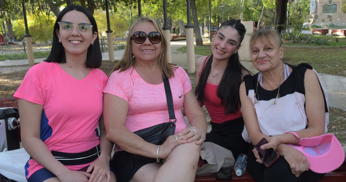 FAMILIAS CAMINARON POR LA SALUD