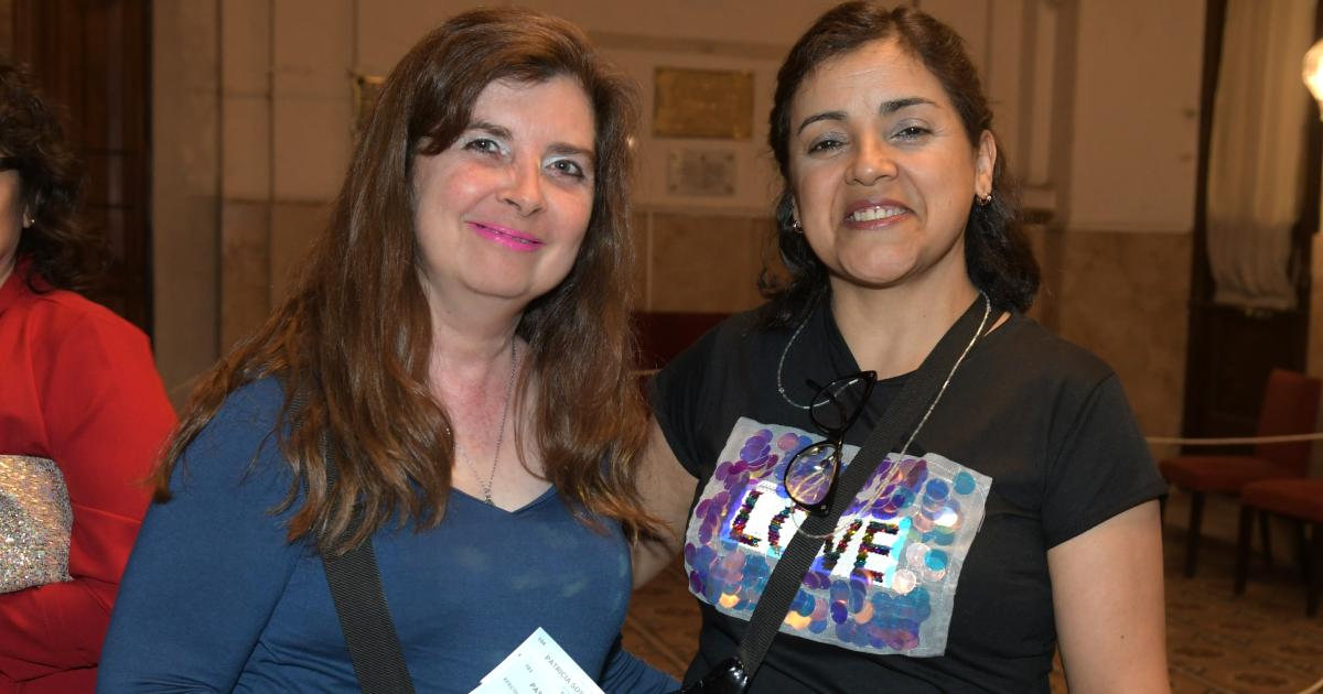 PATRICIA SOSA TRAJO SU MUacuteSICA A SANTIAGO