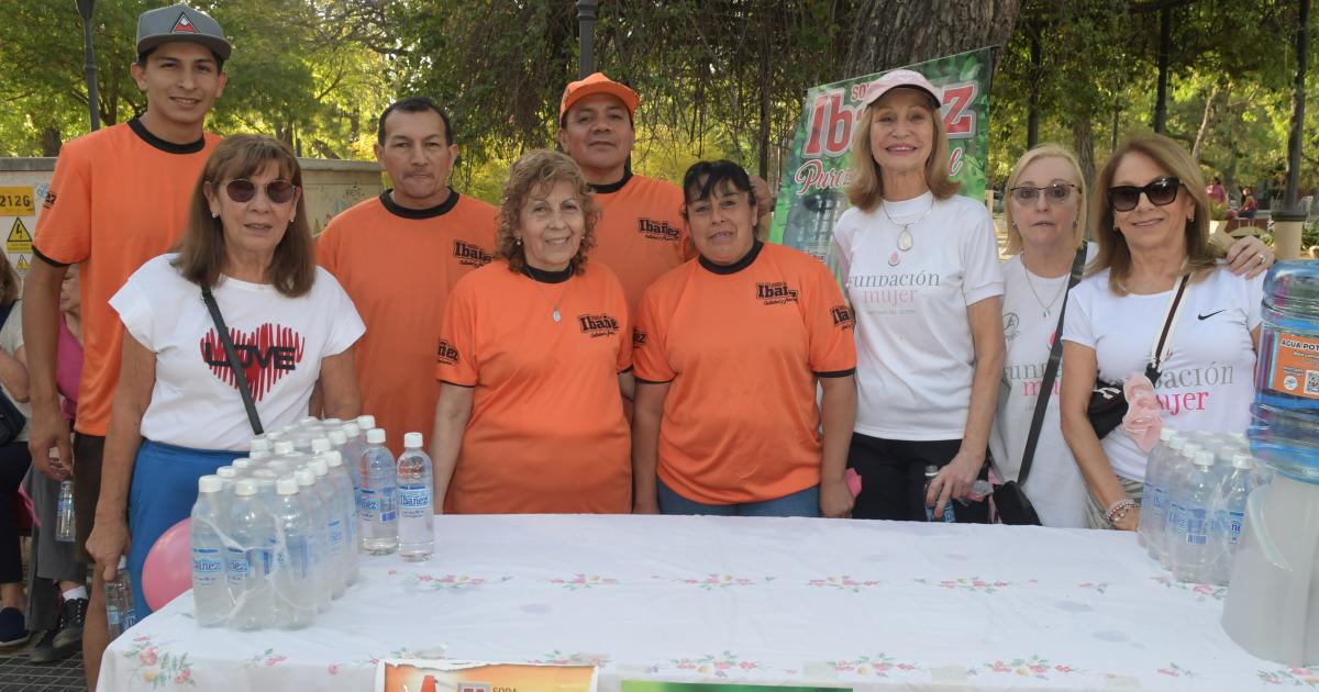 FAMILIAS CAMINARON POR LA SALUD