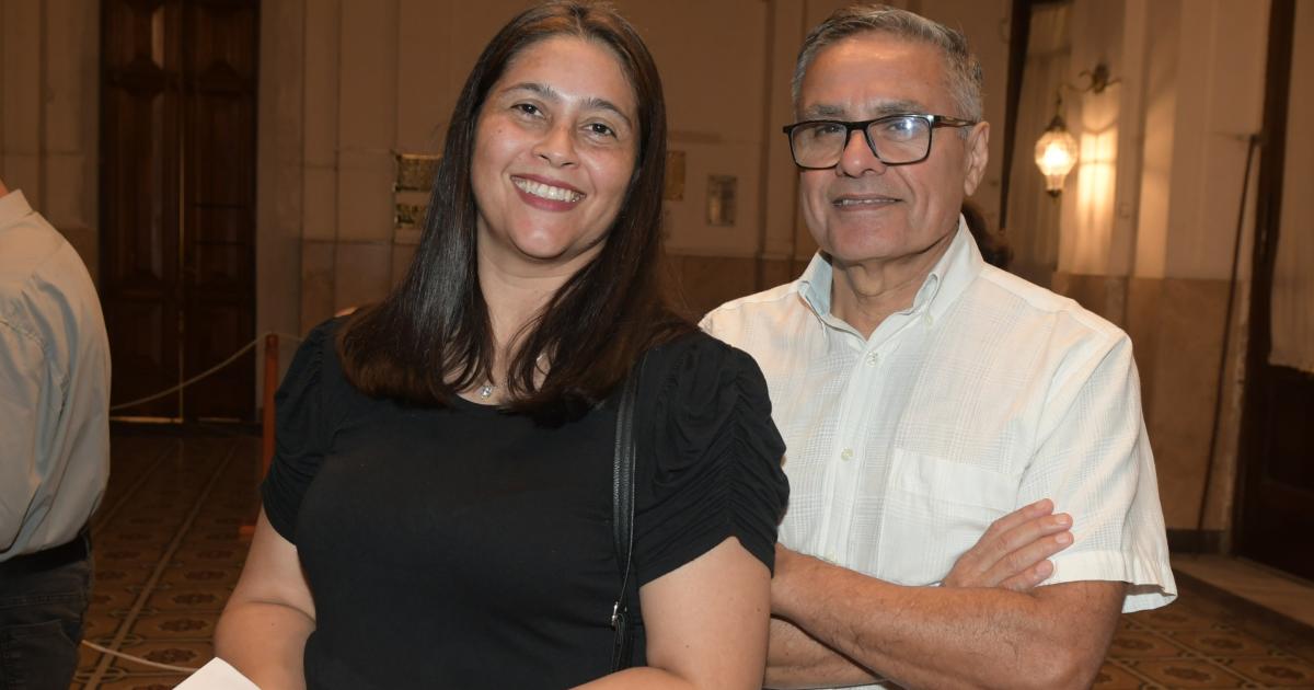 PATRICIA SOSA TRAJO SU MUacuteSICA A SANTIAGO