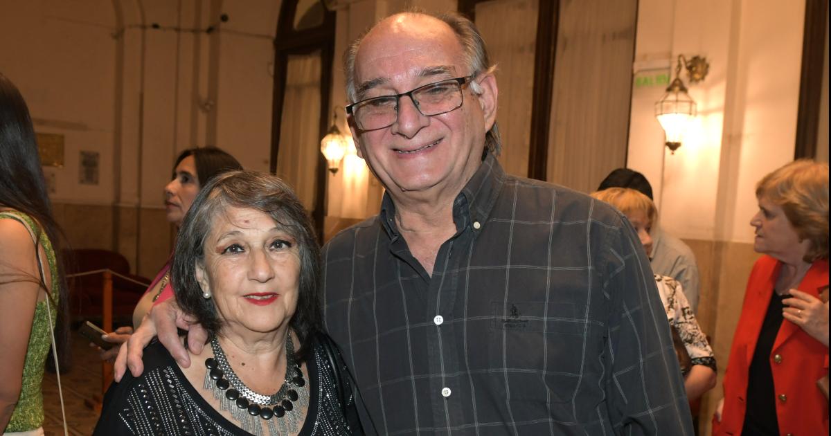 PATRICIA SOSA TRAJO SU MUacuteSICA A SANTIAGO