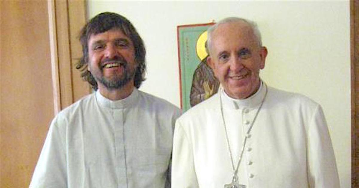 MANO A MANO El sacerdote de Nuestra Señora de Lourdes de La Banda en una entrevista exclusiva con EL LIBERAL se refirió al legado que dejó Jorge Mario Bergoglio