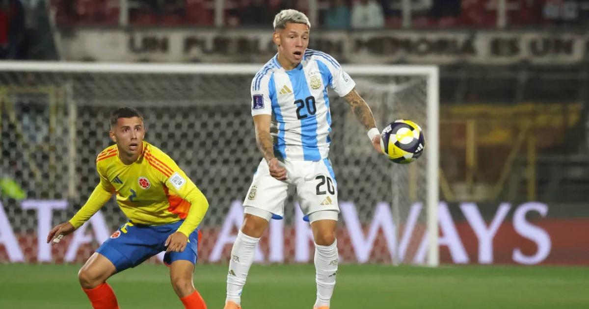 Prestianni picante con los jugadores y DT de Colombia