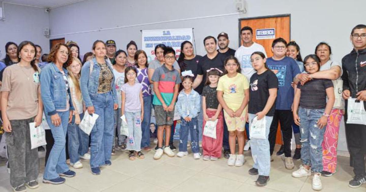 Entregan anteojos de recetas en Clodomira