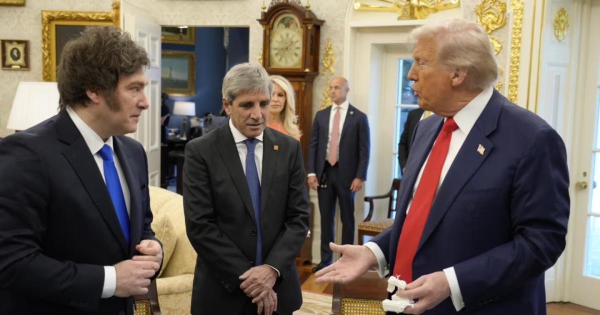 El Gobierno sigue de cerca la suba del doacutelar y confiacutea en que la intervencioacuten de EEUU traeraacute calma al mercado