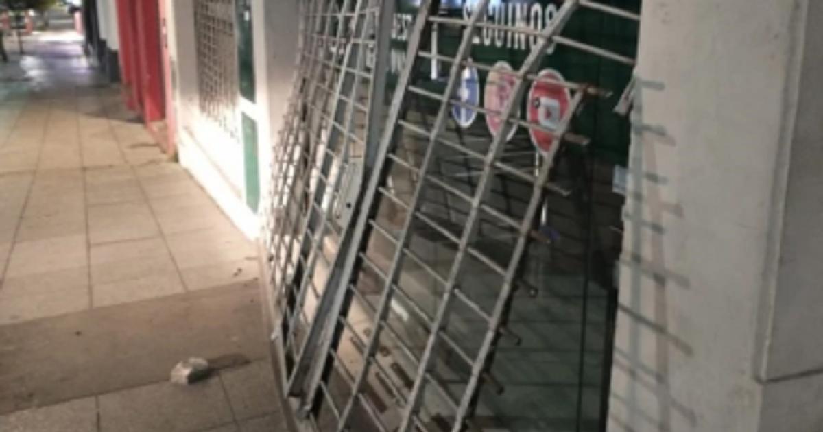 Detienen a una mujer acusada de robar una prenda en un local del Paseo Sarmiento - Foto- Archivo