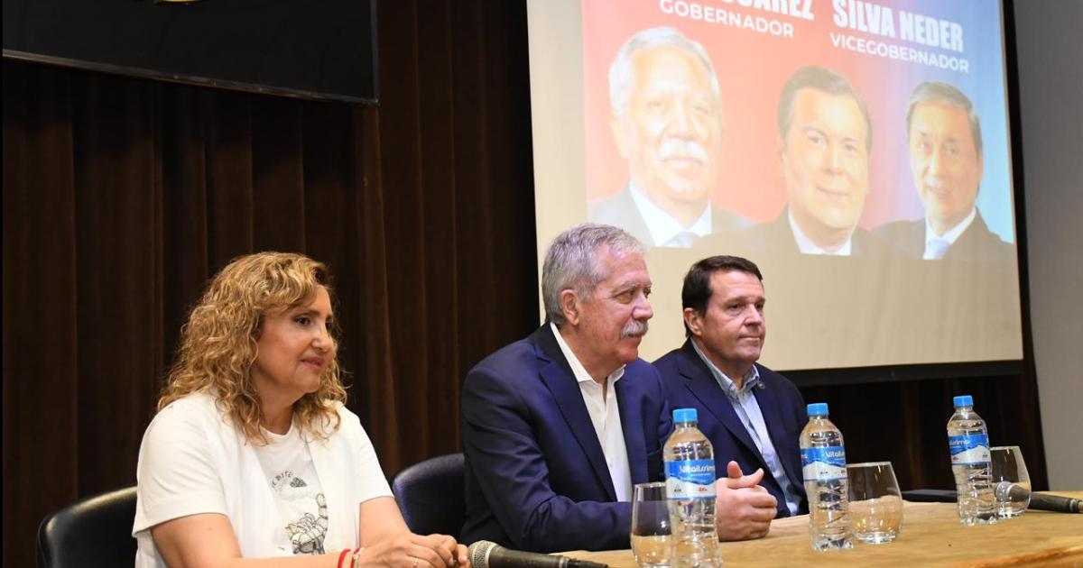 Eliacuteas Suaacuterez ratificoacute el Plan de Desarrollo Provincial ante una multitud 