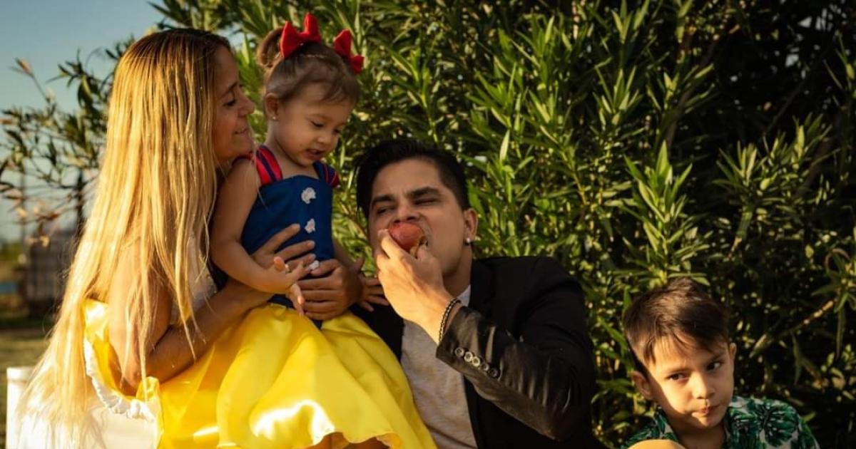 RAZÓN DE VIVIR El amor de la familia es lo que la sostiene Su hijo y sus nietos son motivos que animan a Carla