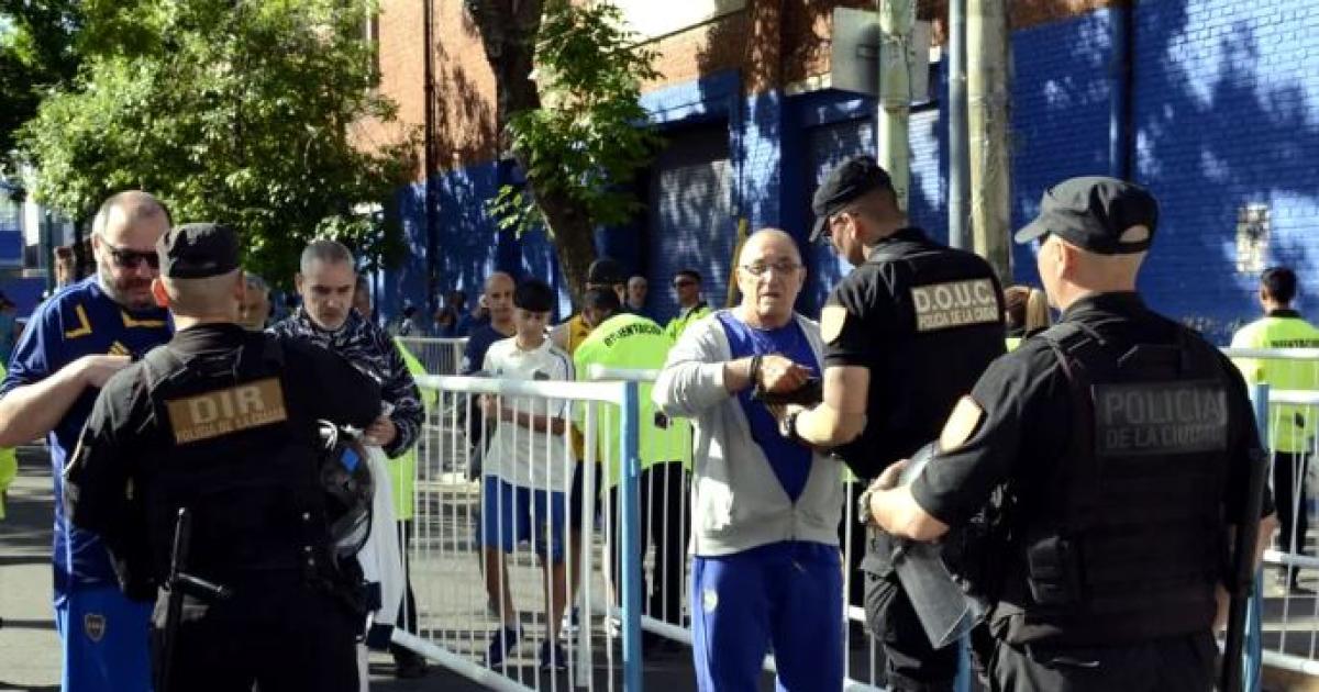 En el marco del partido entre Boca y Belgrano demoraron a 47 trapitos y maacutes de 170 actas contravencionales 