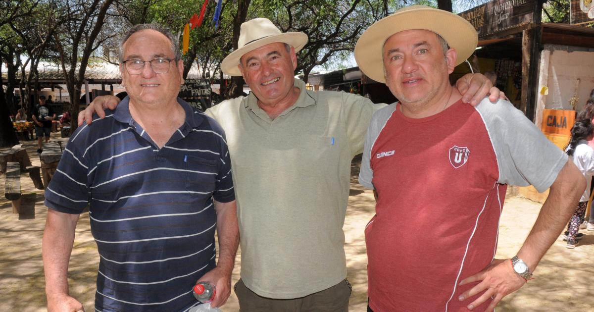 UN DOMINGO EN EL PATIO DE FROILAacuteN