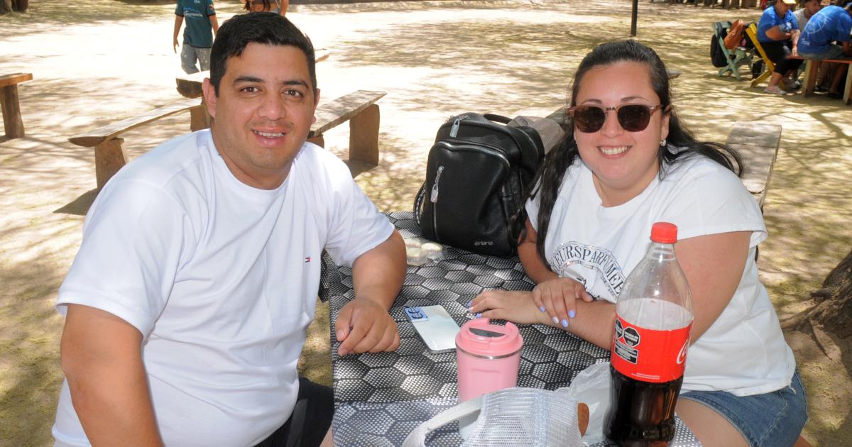 UN DOMINGO EN EL PATIO DE FROILAacuteN