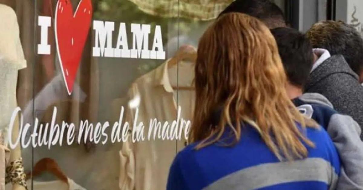 Pese a descuentos y promociones las ventas por el Diacutea de la Madre cayeron por cuarto antildeo seguido