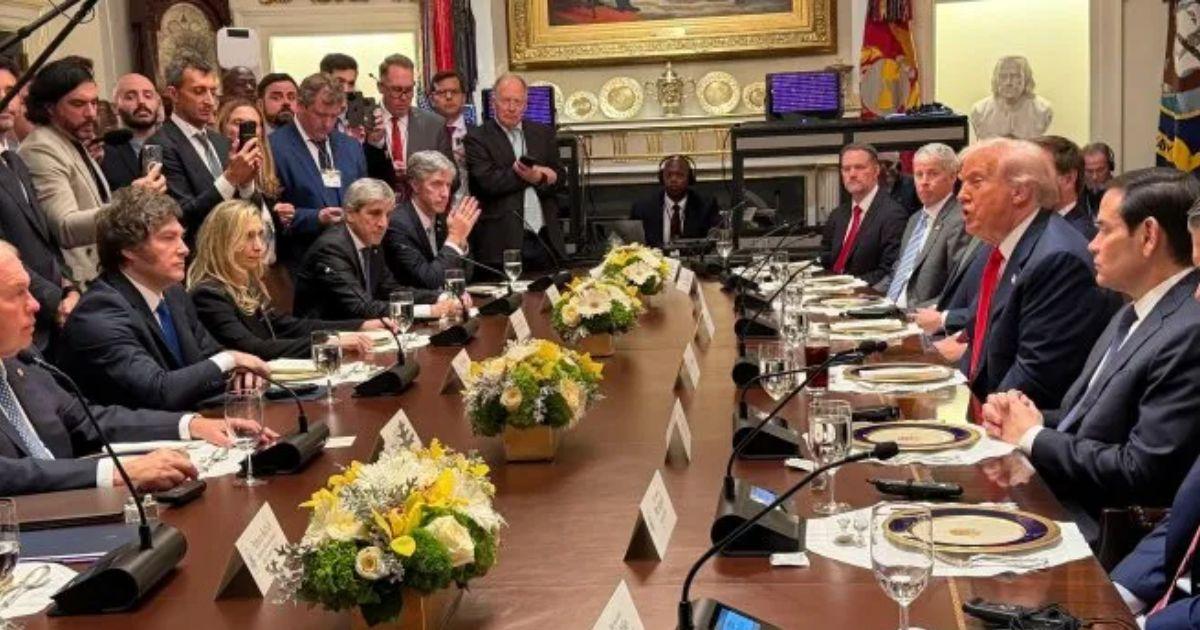 Lo que podriacutea ser la captura definitiva del Estado- Donald Trump Scott Bessent Mauricio Macri Javier Milei y Luis Caputo