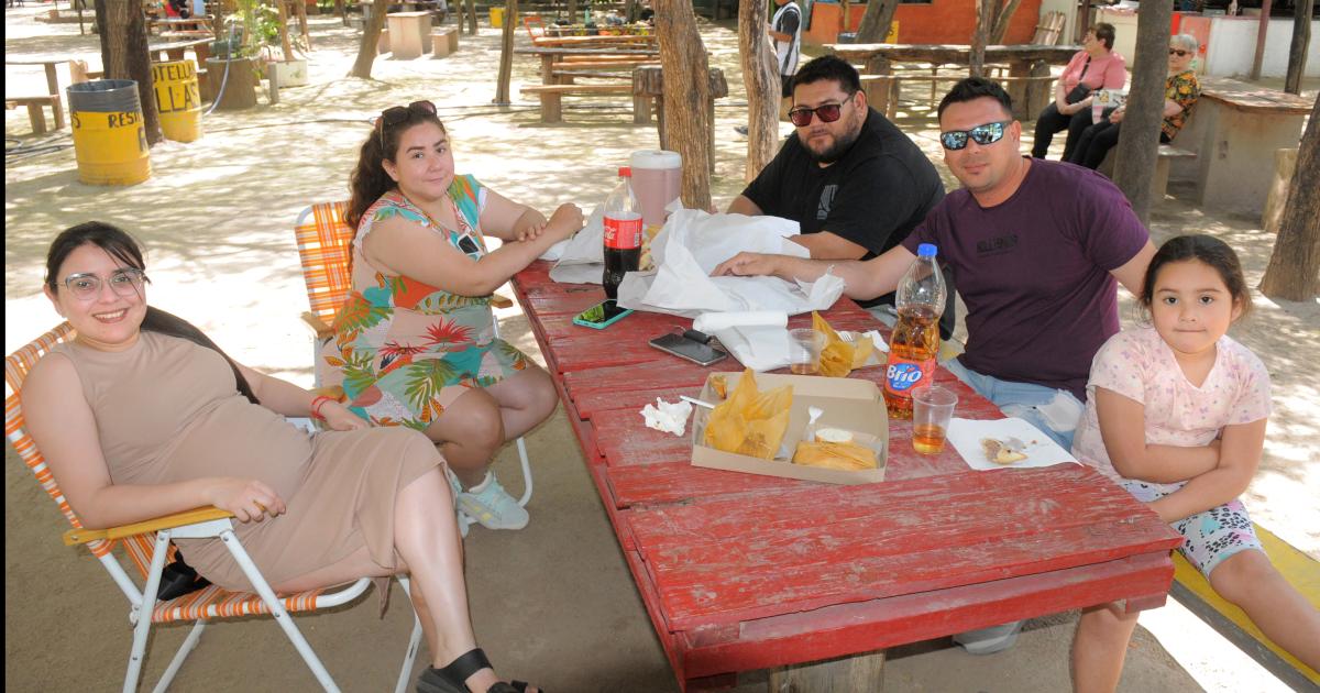 UN DOMINGO EN EL PATIO DE FROILAacuteN