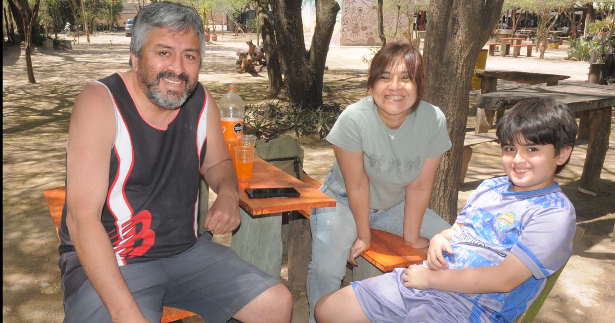 UN DOMINGO EN EL PATIO DE FROILAacuteN