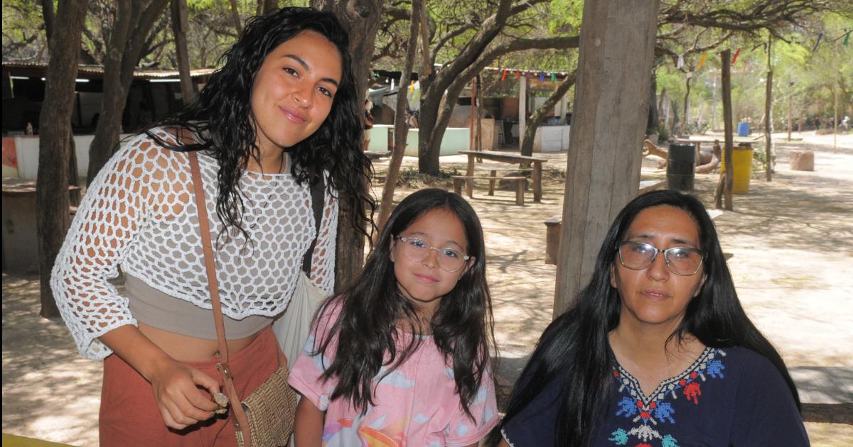 UN DOMINGO EN EL PATIO DE FROILAacuteN