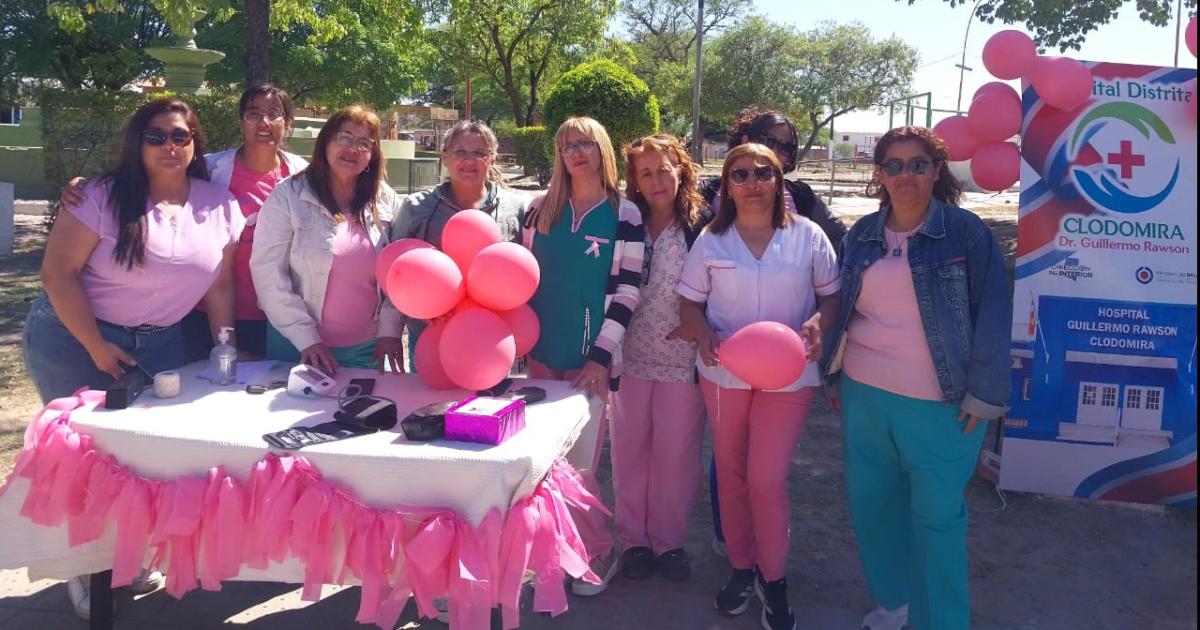 El personal del Hospital de Clodomira realizoacute prevencioacuten sobre el caacutencer de mama