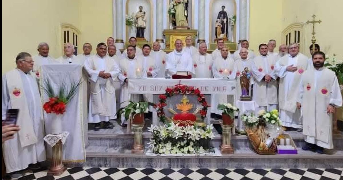 Comenzoacute la Formacioacuten Permanente del Presbiterio de Antildeatuya