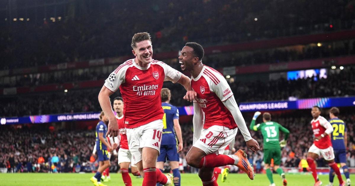 Arsenal aplastoacute a Atleacutetico de Madrid por la Champions League