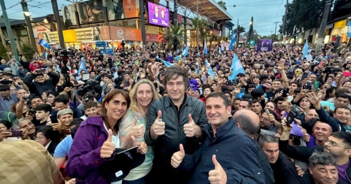 Milei lideroacute una caravana en Coacuterdoba y pidioacute no ir hacia la esclavitud populista del kirchnerismo