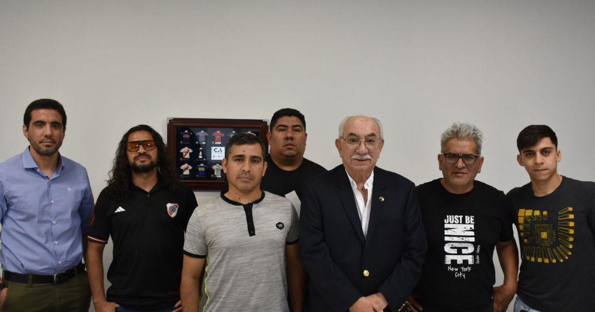 Dapello recibioacute al seleccionado santiaguentildeo del Futsal AFA