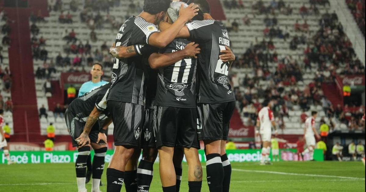 Central ganoacute es liacuteder y se acerca al objetivo