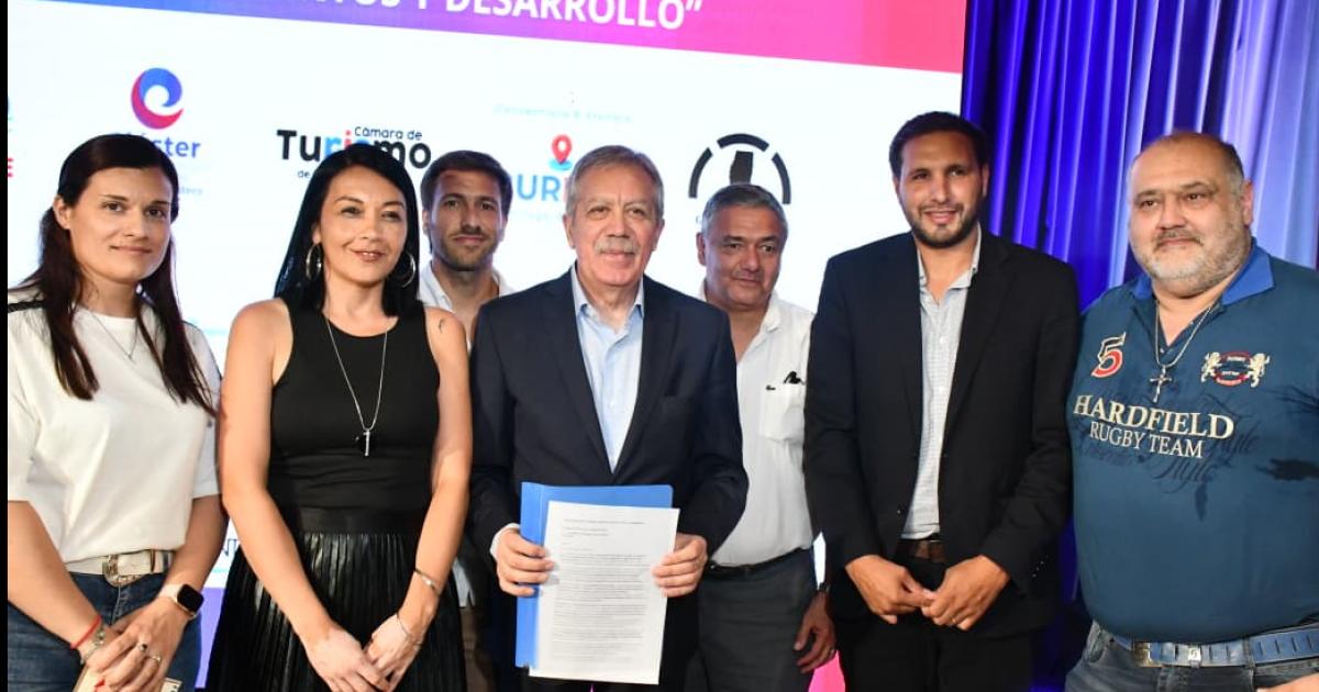 Eliacuteas Suaacuterez recibioacute el respaldo de los sectores del Turismo Deporte y la Cultura