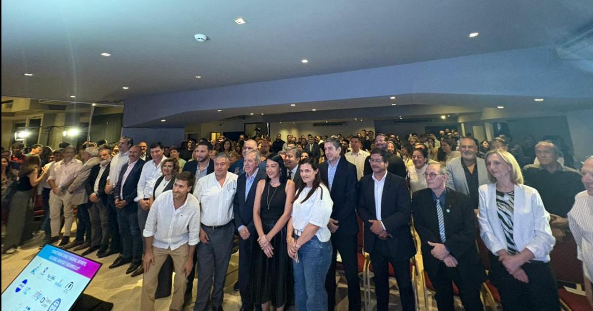 Eliacuteas Suaacuterez recibioacute el respaldo de los sectores del Turismo Deporte y la Cultura