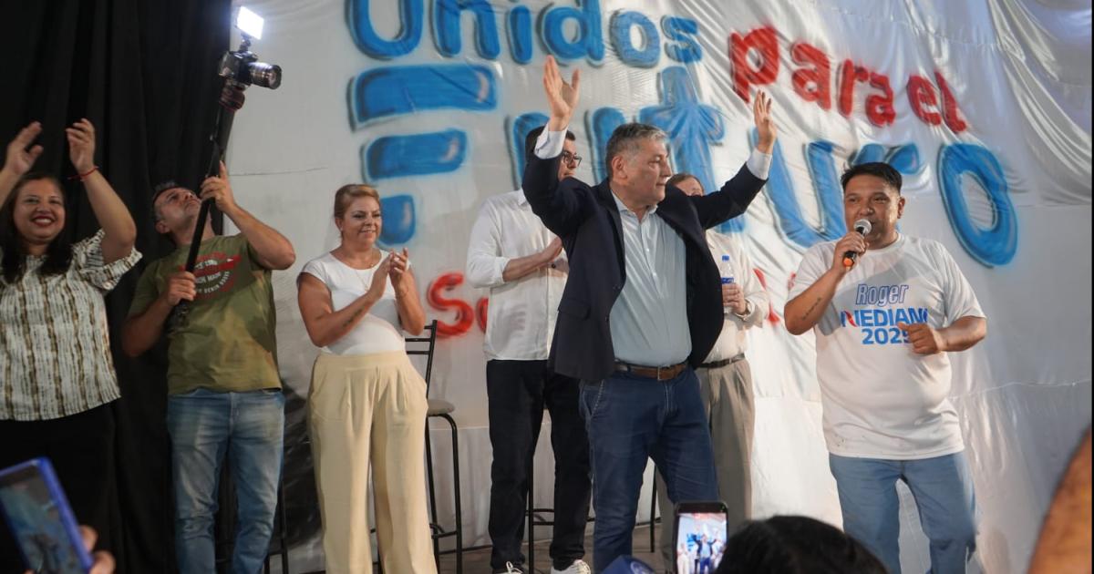 Nediani encabezoacute el cierre de campantildea con un mensaje de unidad y desarrollo para Santiago 