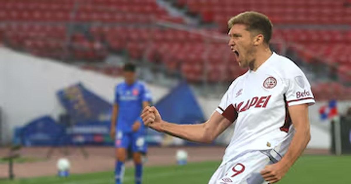 Poleacutemico empate de Lanuacutes en Chile ante la Universidad