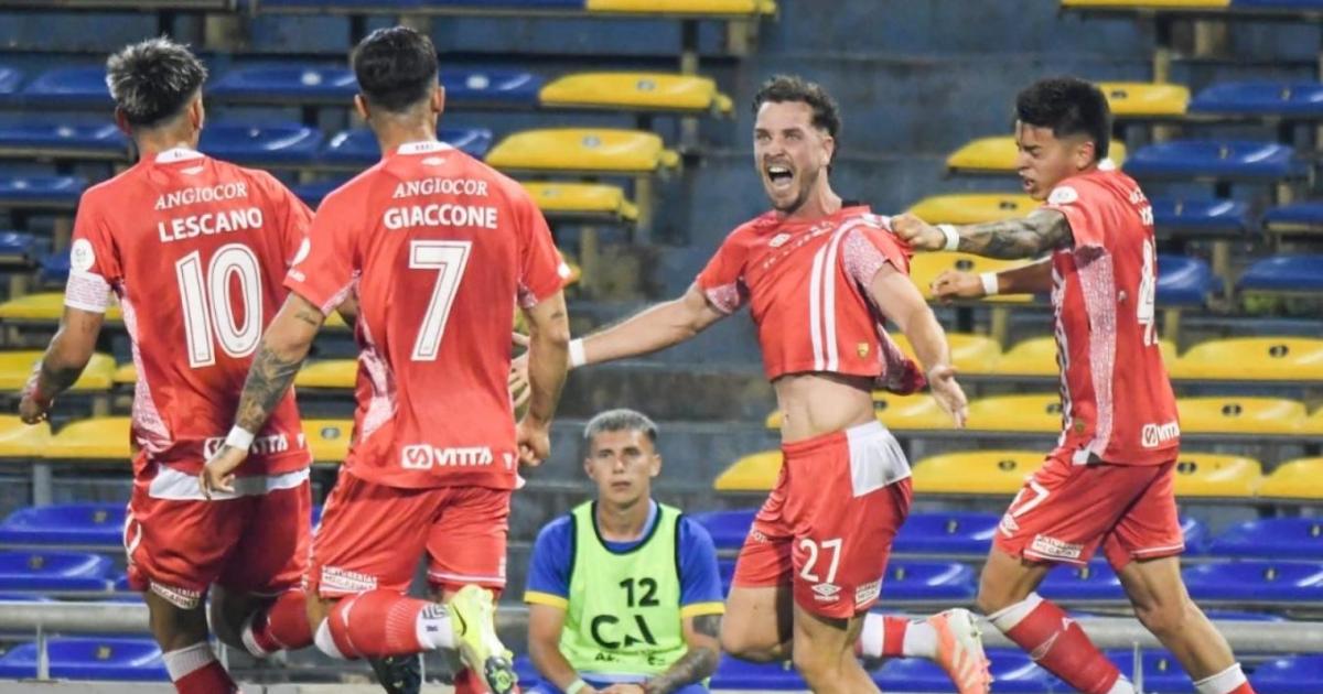 El Bicho es el primer finalista con un poleacutemico penal