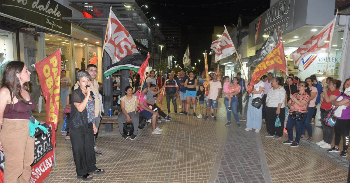 El Frente de Izquierda cerroacute su campantildea con una volanteada