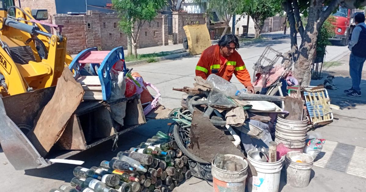 Realizaron trabajos de descacharreos en los barrios Independencia y 8 de Abril