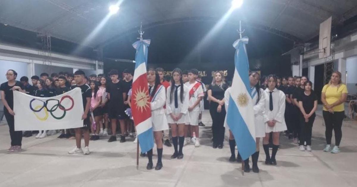 El colegio San Antonio concretoacute su muestra  de Gimnasia y Arte