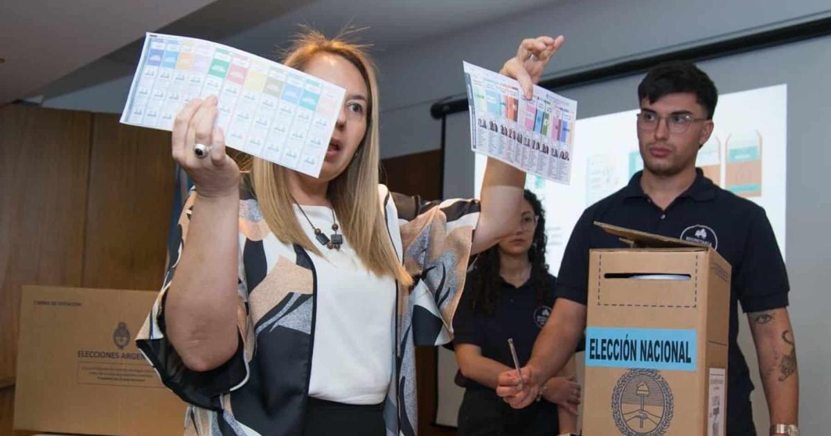 Las elecciones de hoy marcan el debut de la Boleta Uacutenica de Papel