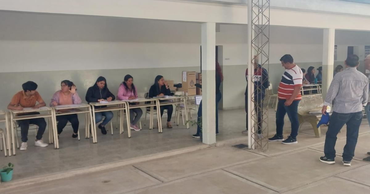 Normal inicio del acto eleccionario en Choya