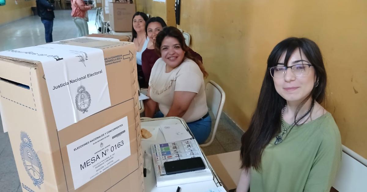 Asistioacute a trabajar como fiscal general pero asumioacute como presidente de mesa