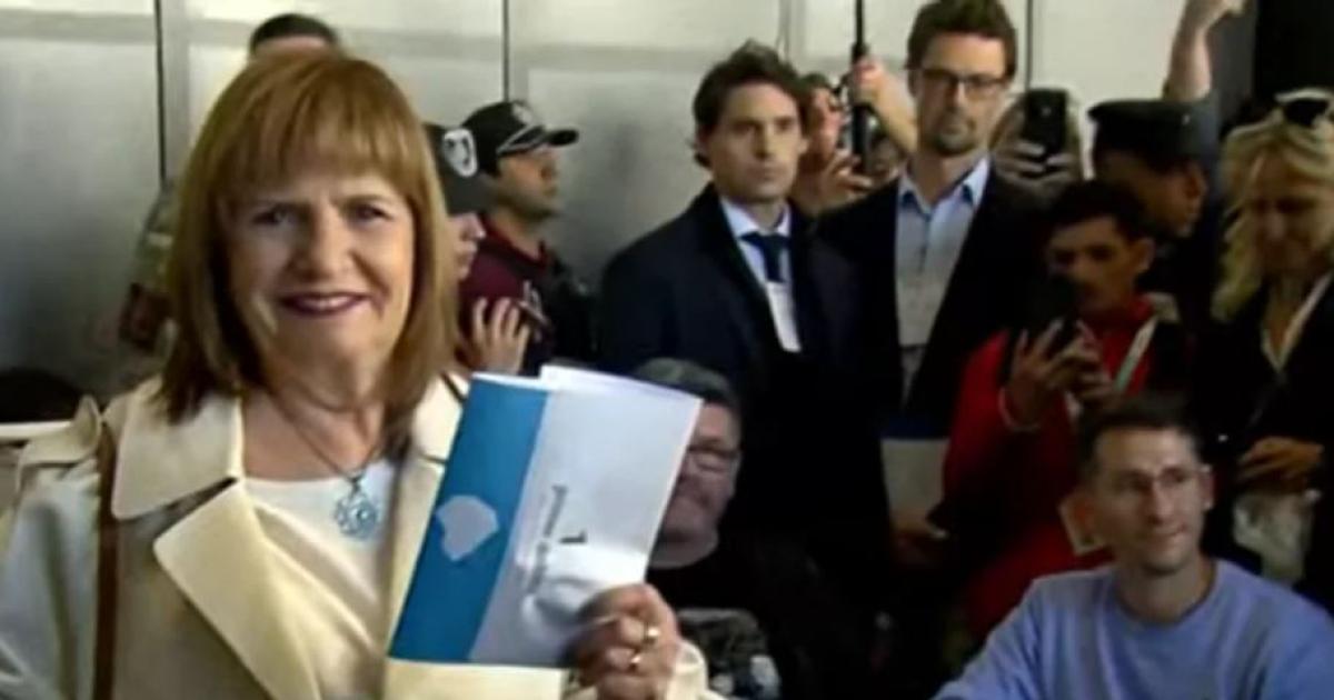 Bullrich votoacute en La Rural y aseguroacute el lunes va a ser igual que el viernes