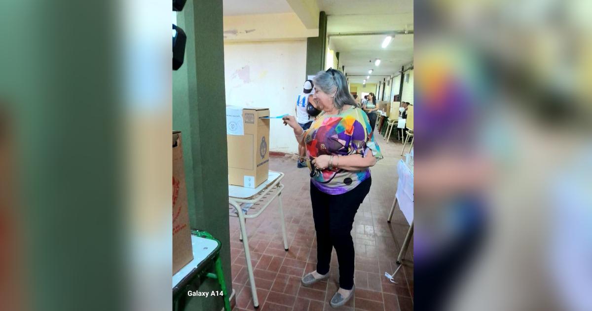 Antildeatuya- Votoacute la candidata a Senadora Elia Ester Moreno