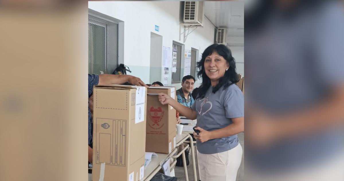 Antildeatuya- la candidata a senadora Marcela Soria emitioacute su voto