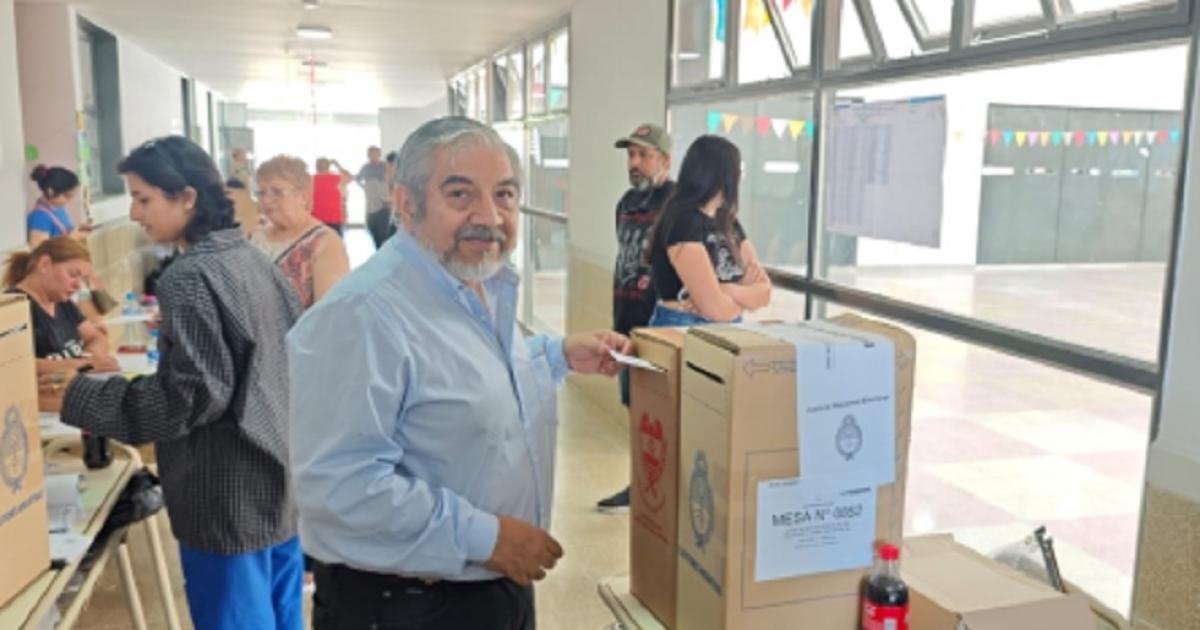 Humberto Santillaacuten destacoacute la participacioacuten ciudadana y el clima tranquilo durante la jornada electoral