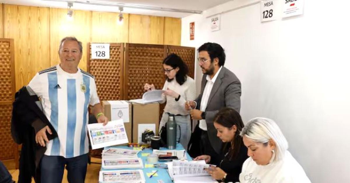 Maacutes de 6500 argentinos votaron desde Espantildea en las elecciones legislativas 2025
