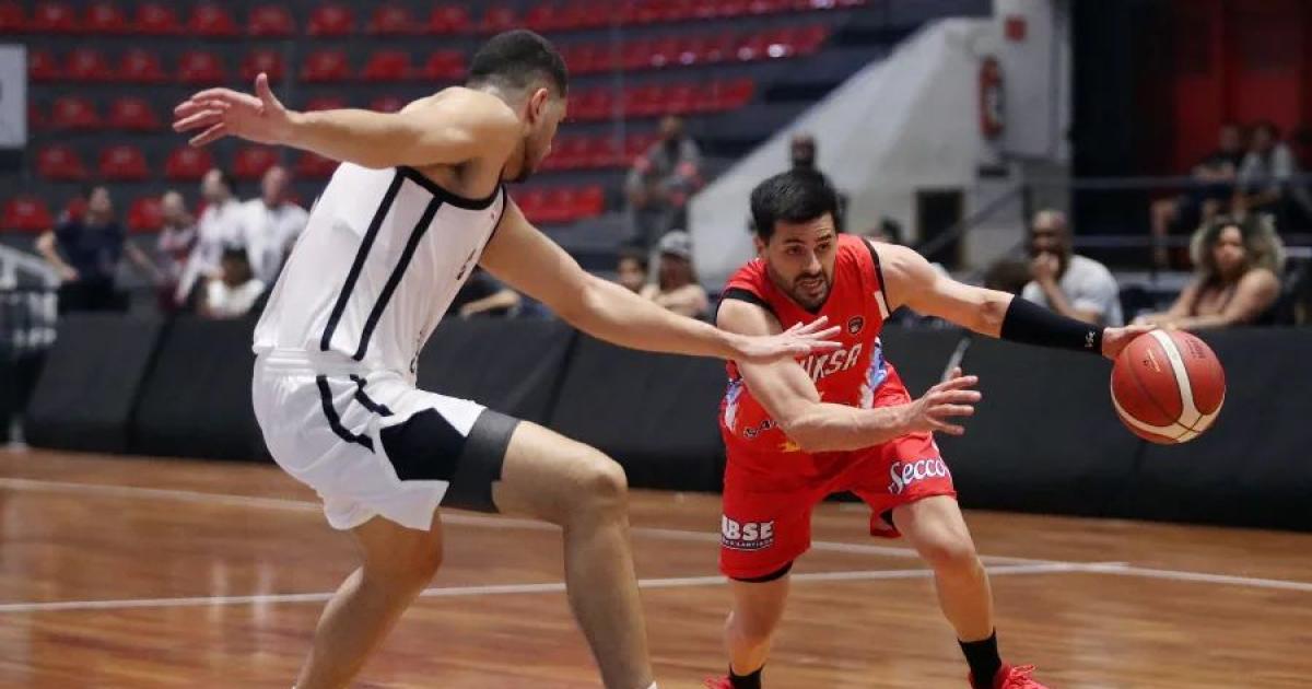 Quimsa luchoacute y en tiempo extra perdioacute ante Corinthians y quedoacute eliminado