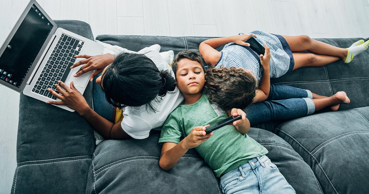 Los liacutemites en la tecnologiacutea- iquestEs bueno dejar a los hijos que suban contenido a redes sociales